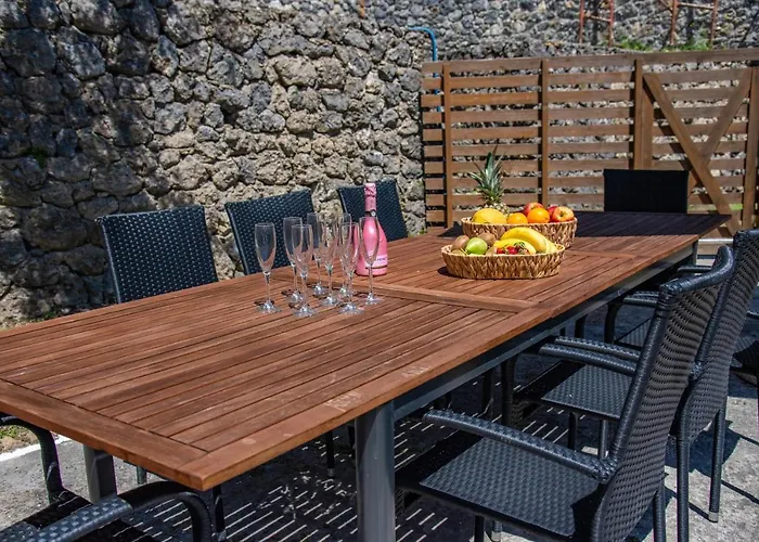 Nausika Rustic פאלאוקסטריצה